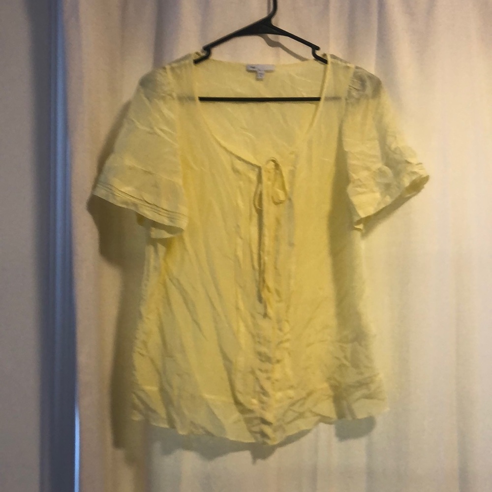 🎉4 for $20 Gap lightweight button down blouse